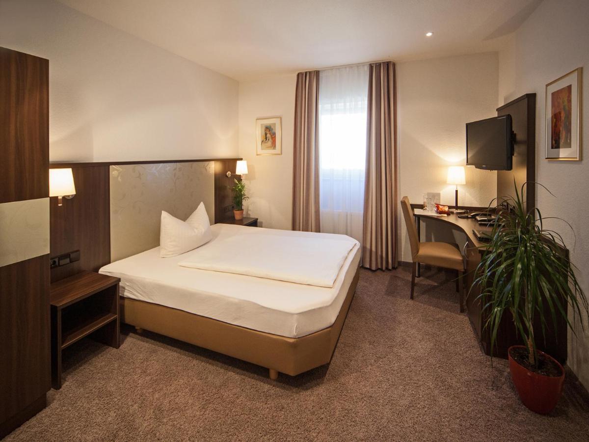 Hotel Engel Rheinmunster Rom bilde